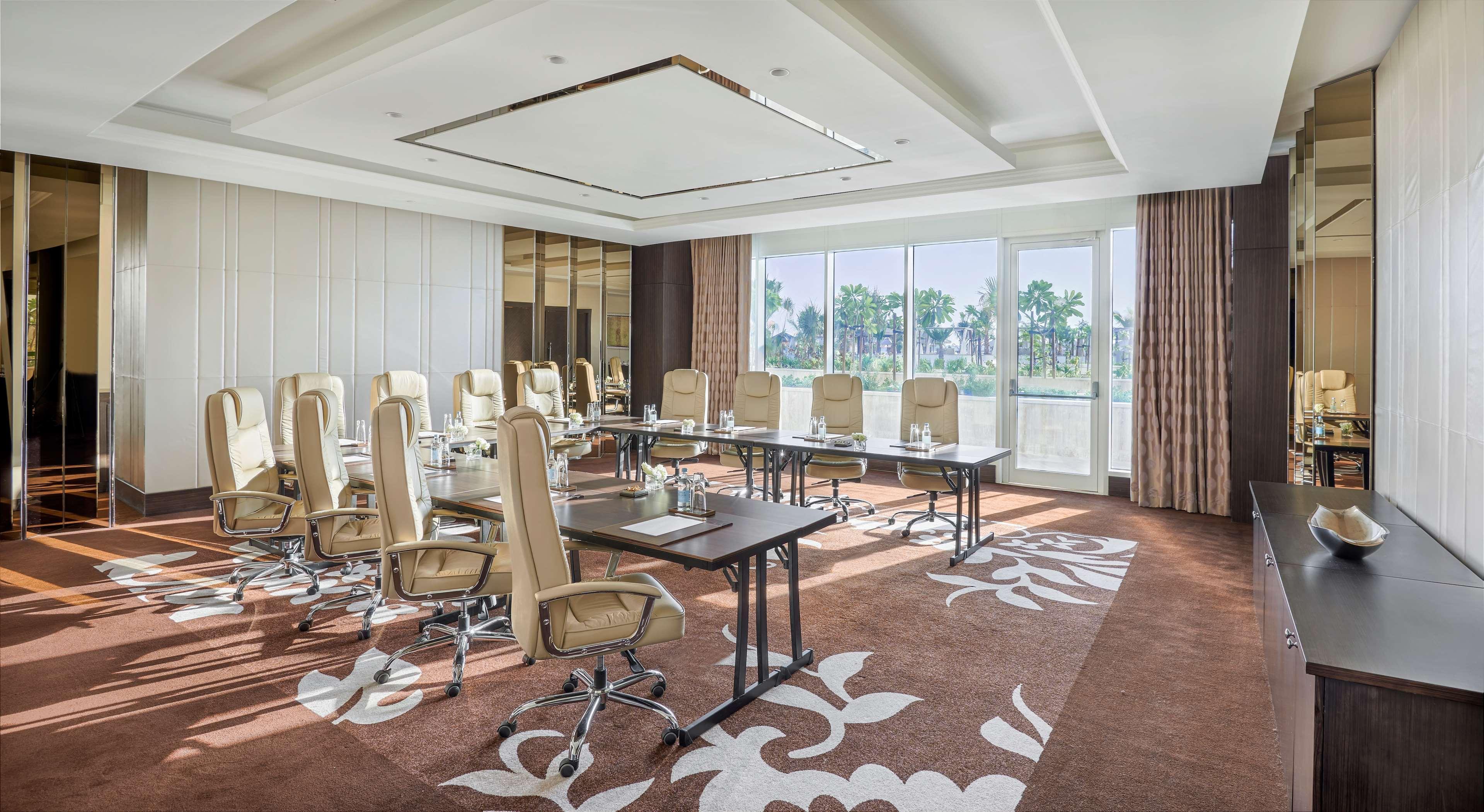 Waldorf Astoria Dubai Palm Jumeirah Esterno foto Meeting room