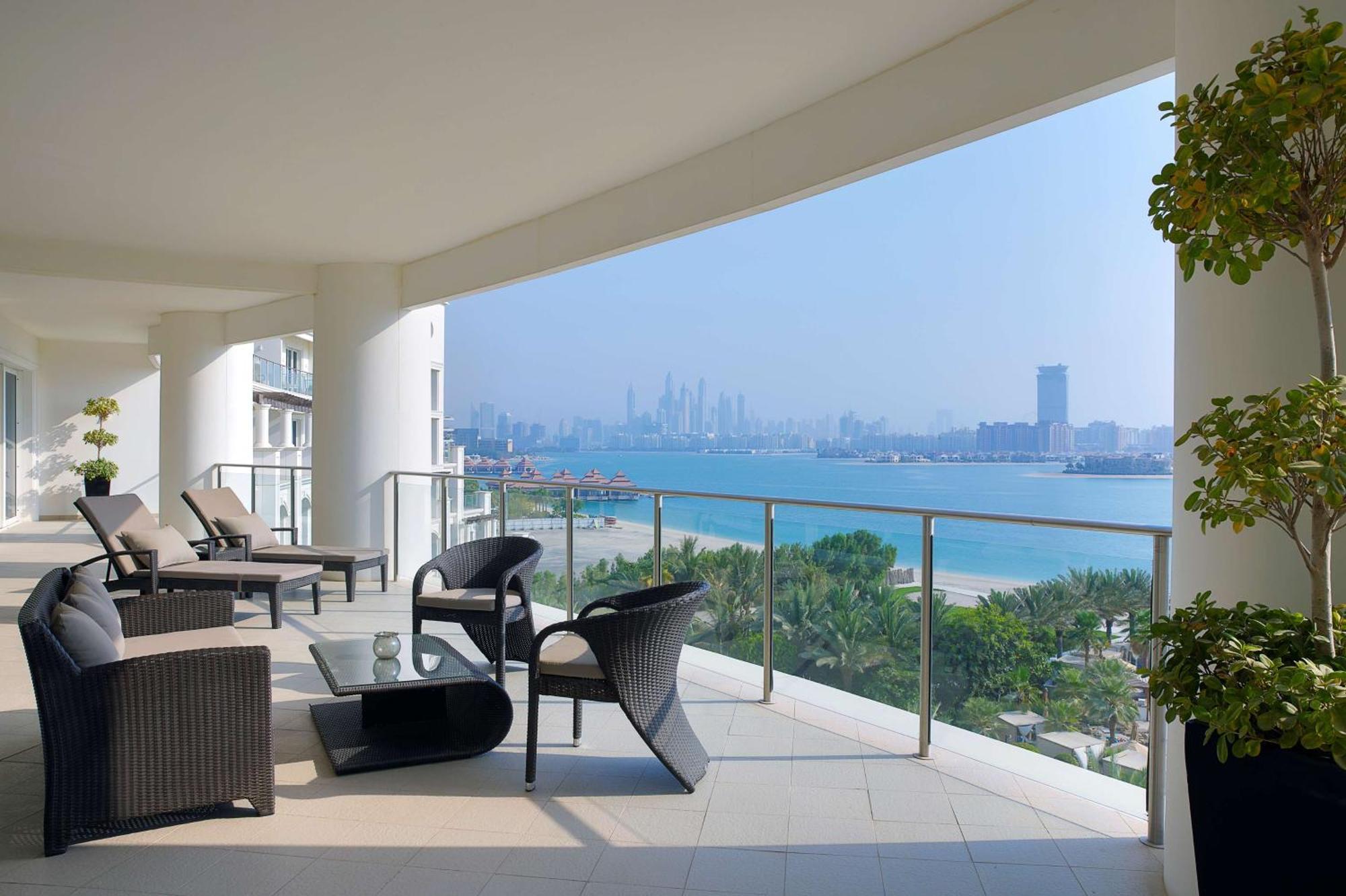Waldorf Astoria Dubai Palm Jumeirah Esterno foto View from a penthouse