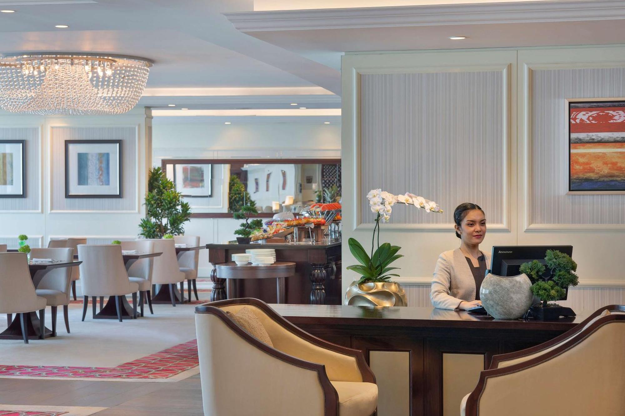 Waldorf Astoria Dubai Palm Jumeirah Esterno foto The Royal Wing Suites & Spa
