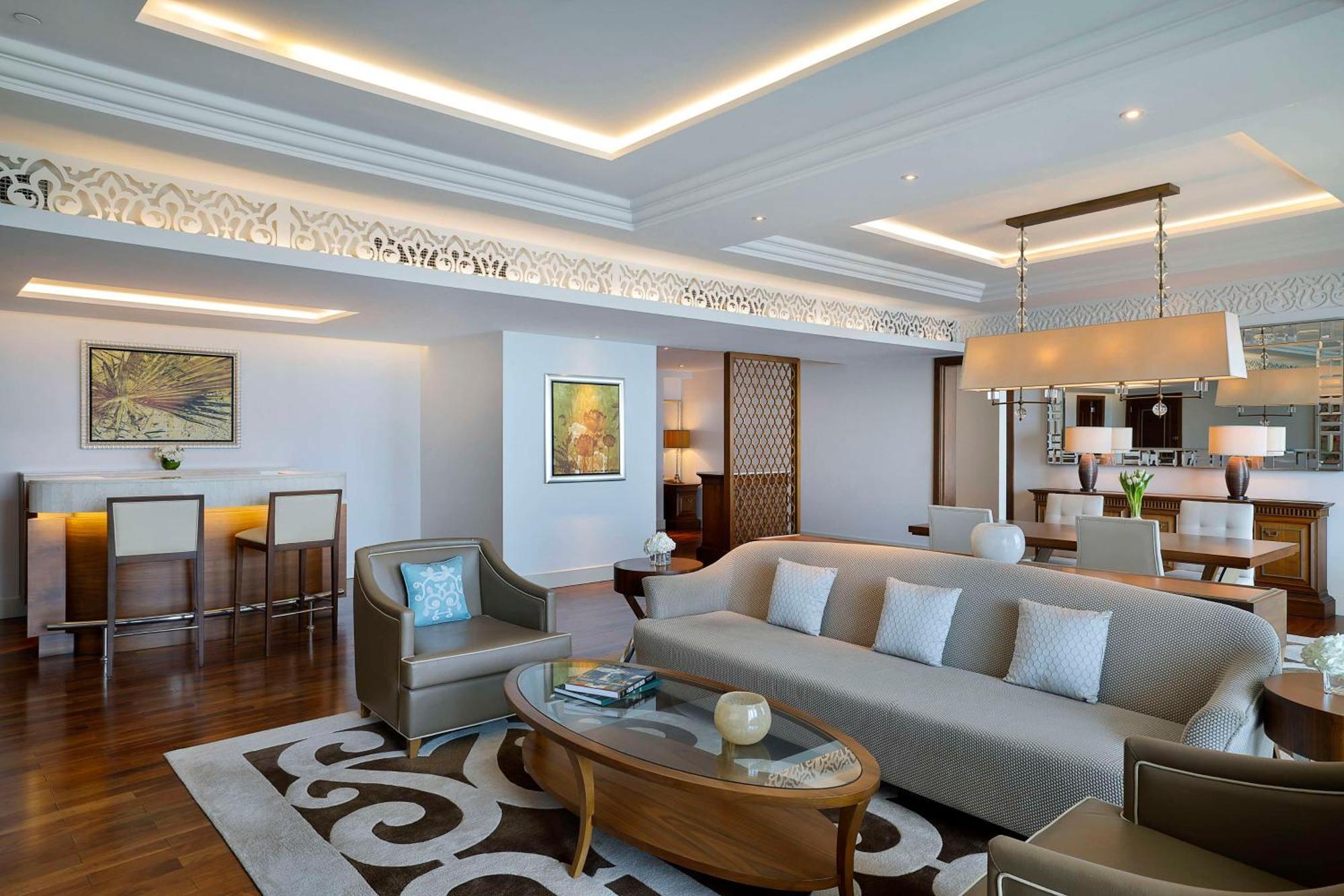 Waldorf Astoria Dubai Palm Jumeirah Esterno foto A suite at the hotel